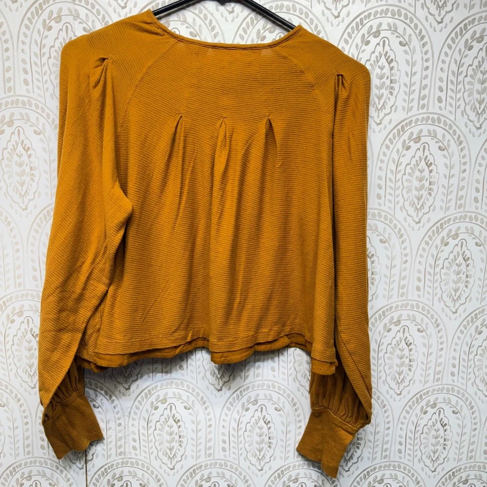 Free People Top Women Small‎ Mustard Yellow Puff Sleeve Pleated Back Ribbed